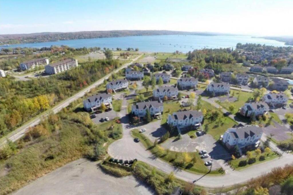 Le Philémon Club Azur plage Memphrémagog Extérieur photo